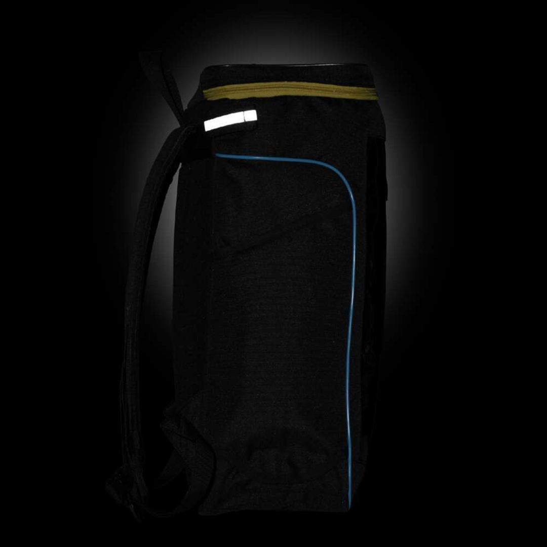 バックパックJr.(28L)限定カラー ブラック×ゴールド