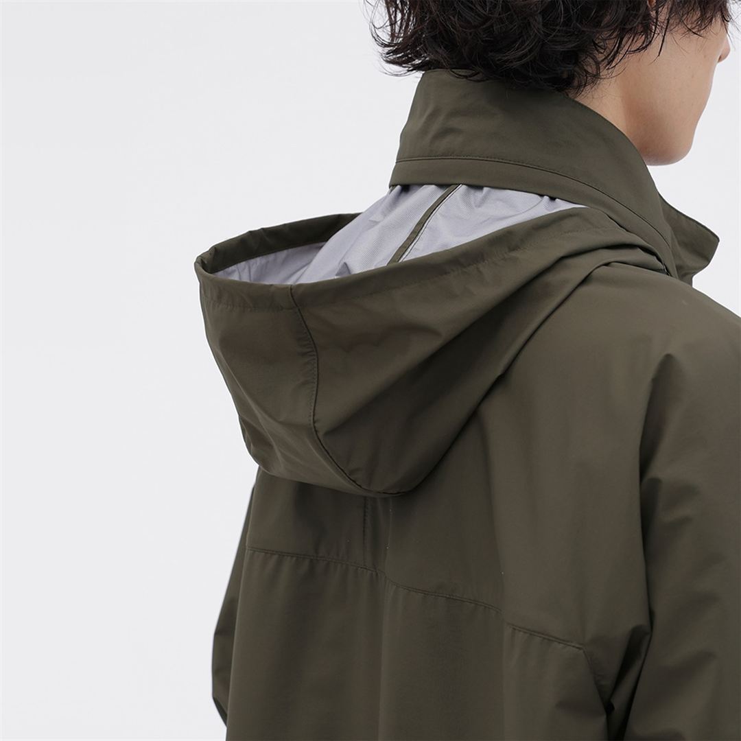 【MARGARET HOWELL】ベルグテックタスランナイロンリップコート DK.カーキ XL