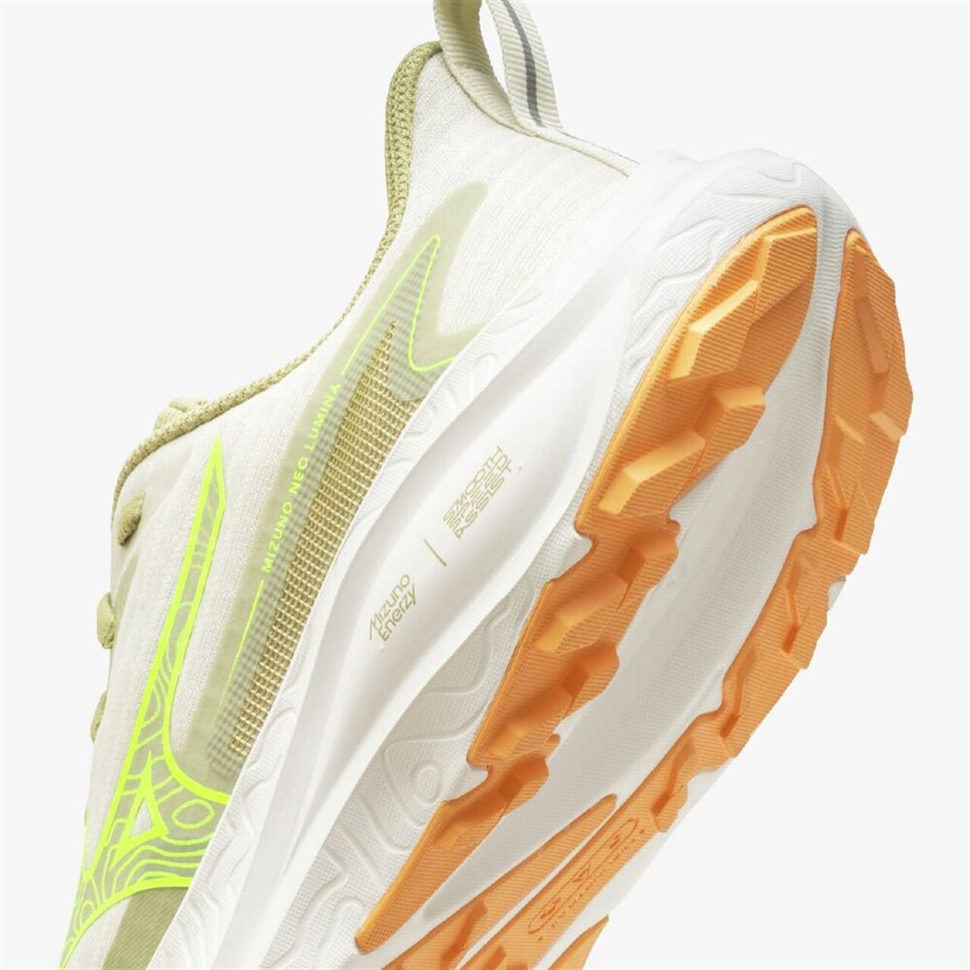 【ミズノ直営限定】MIZUNO NEO LUMINA(トレイル) ベージュ×イエロー×ホワイト 23.0