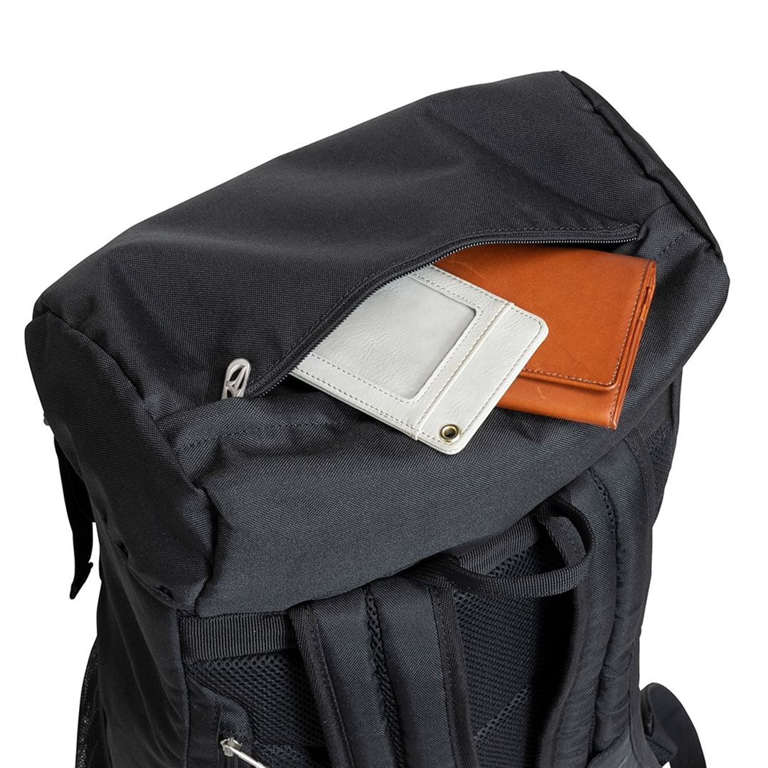 サッカーバックパック(35L) ブラック×ブラック