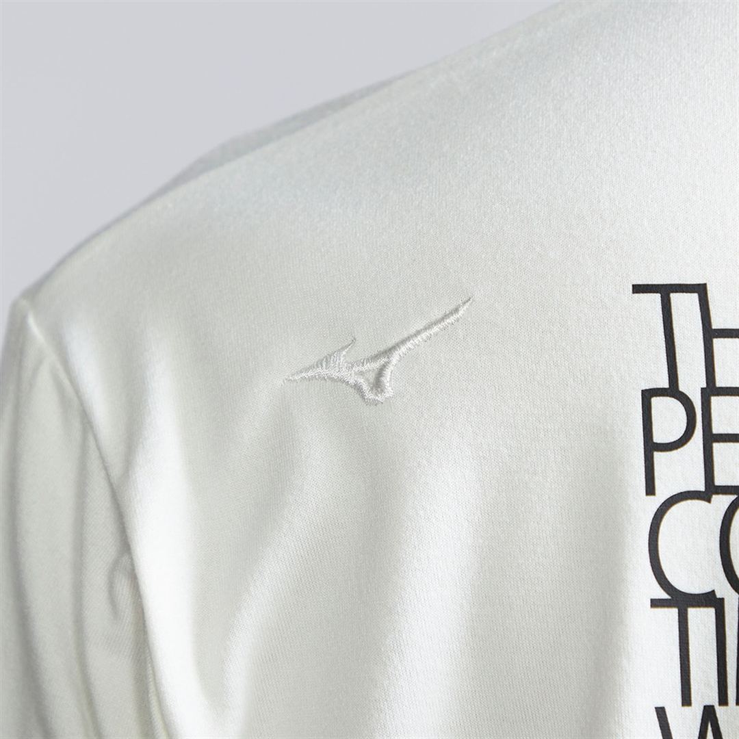 リサイクルポリエステルグラフィックロングスリーブTシャツ マシュマロホワイト M