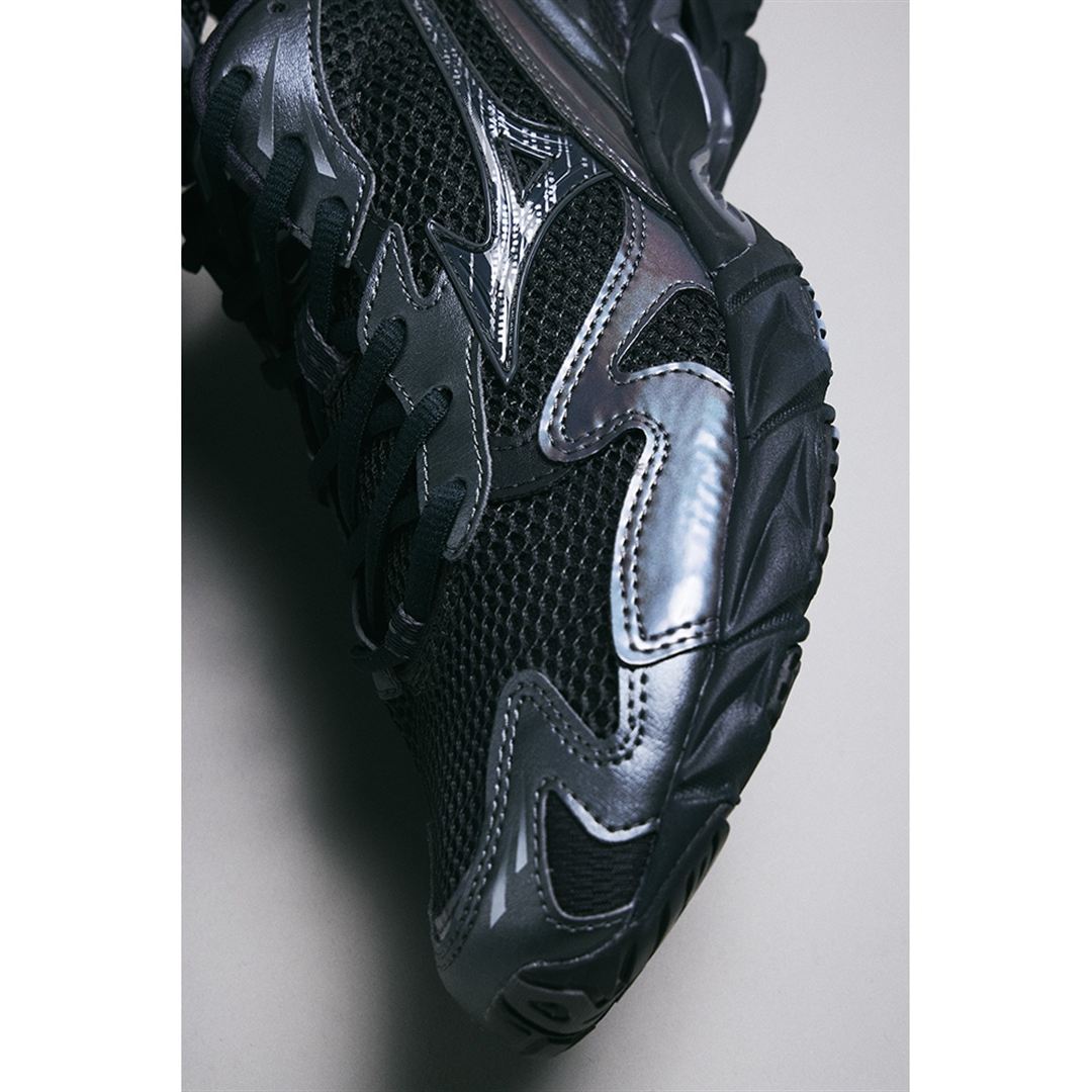 WAVE RIDER 10 ブラック×ブラック×メタリックグレー 30.0