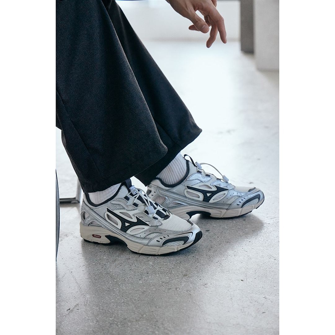 【ミズノ直営限定】MXR SANDAL シルバー×ブラック 30.0