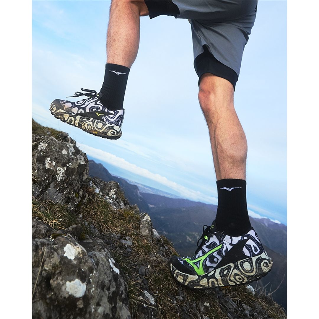 【ミズノ直営限定】MIZUNO NEO ACCERA(トレイル) ブラック×イエロー×ホワイト 23.0