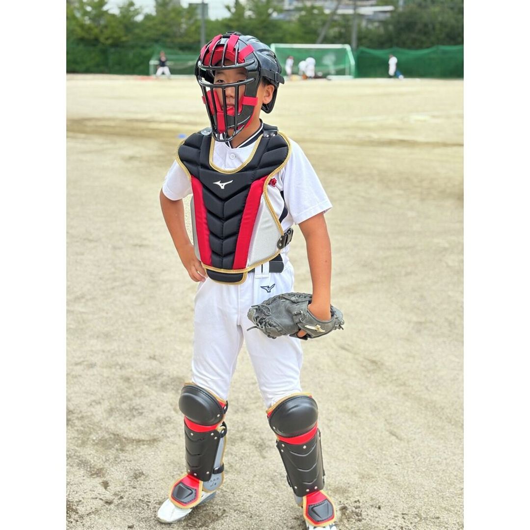 【ミズノ直営限定】小学生軟式用／ゴムソフトボール用捕手防具セット ブラック×レッド×ゴールド