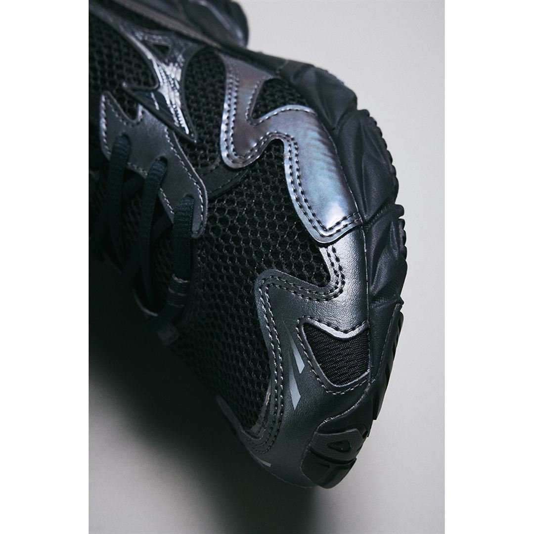 WAVE RIDER 10 ブラック×ブラック×メタリックグレー 30.0