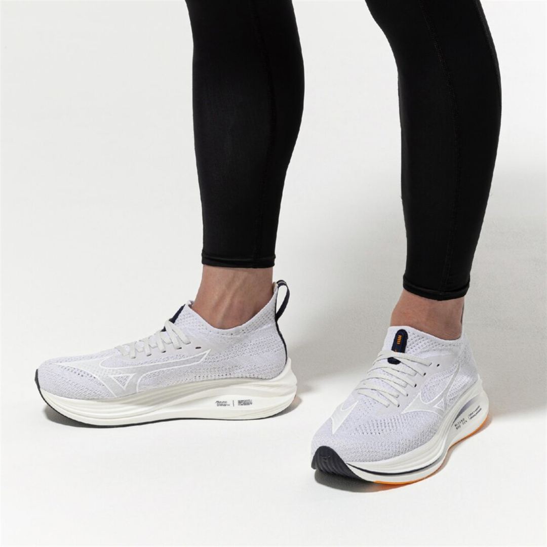 MIZUNO NEO ZEN(ランニング) ライトグレー×ホワイト×オレンジ 25.0