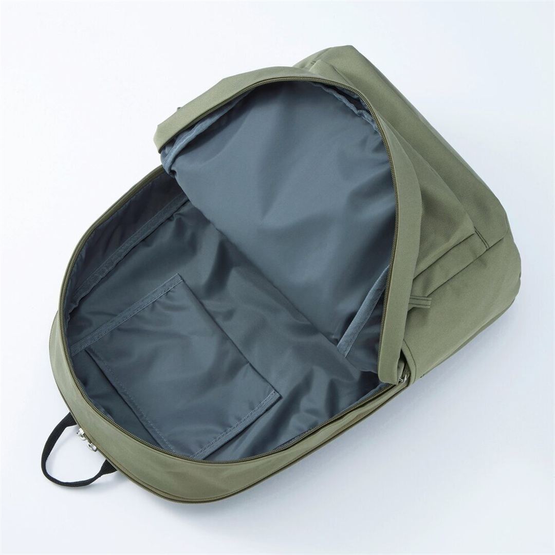 COLOREバックパック22L ブラック
