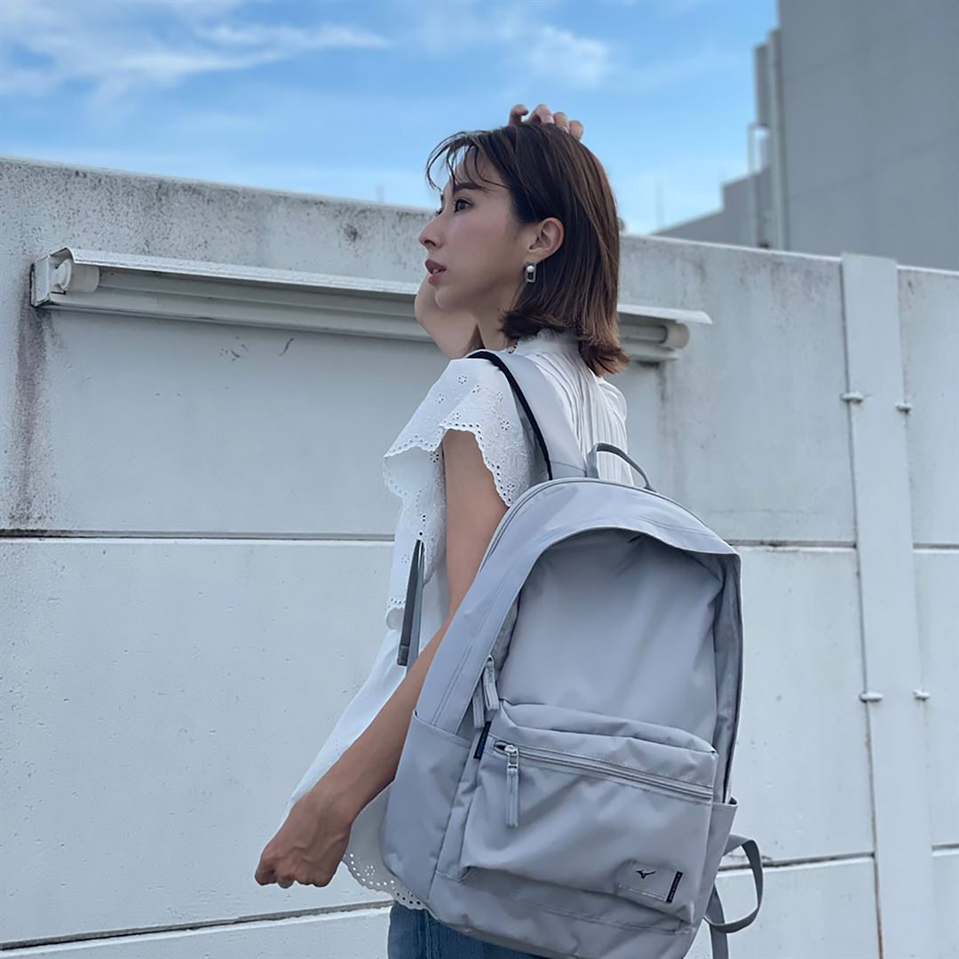 coloreバックパック(22L) ブラック