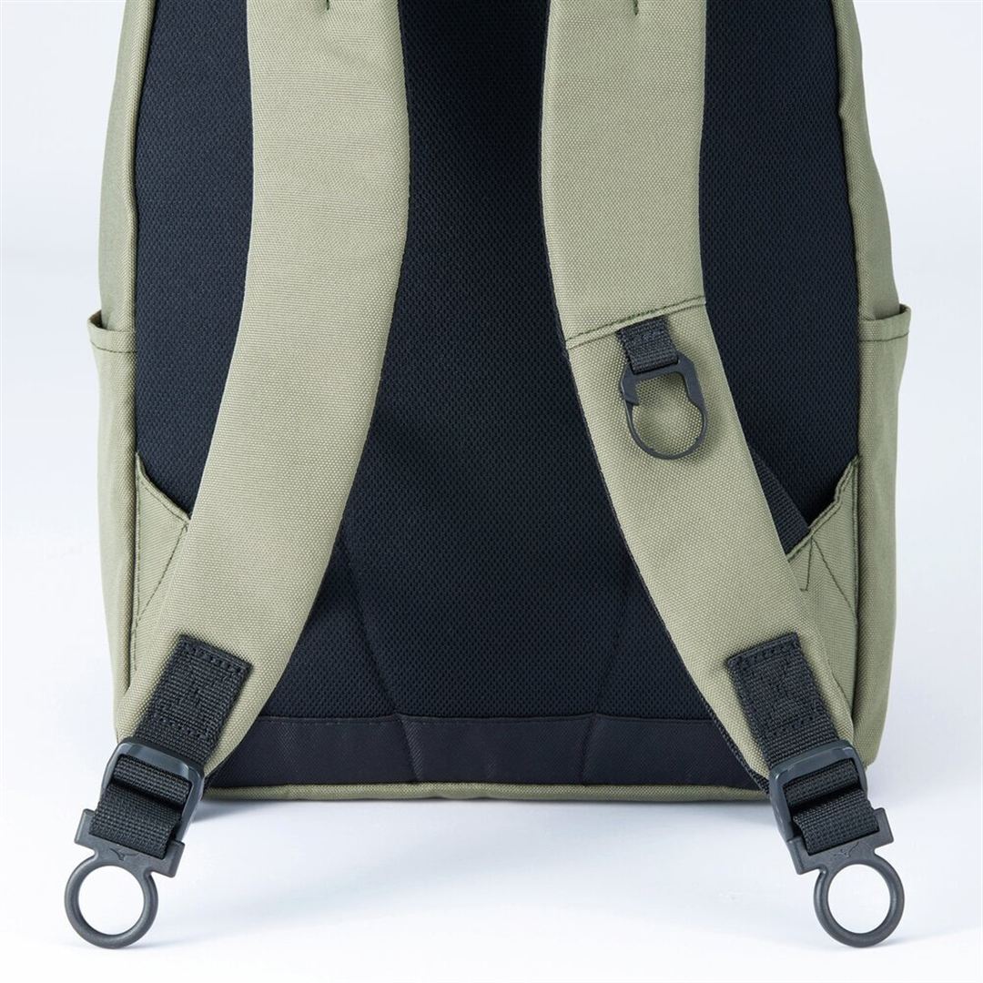 COLOREバックパック14L ブラック
