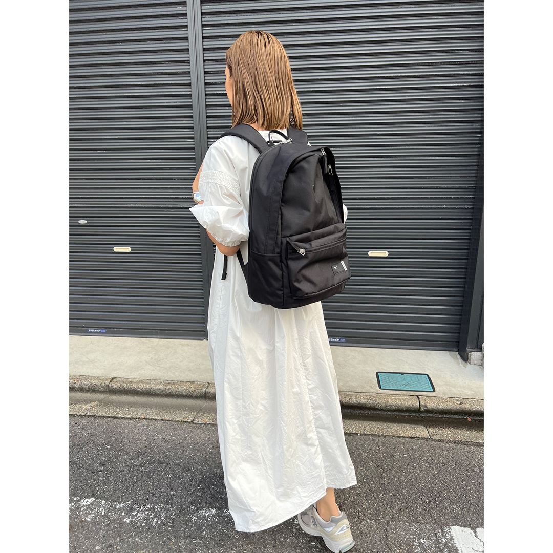 coloreバックパック(22L) ブラック