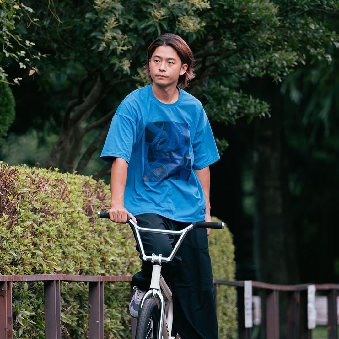 ルーズフィットグラフィックTシャツ ブラック S