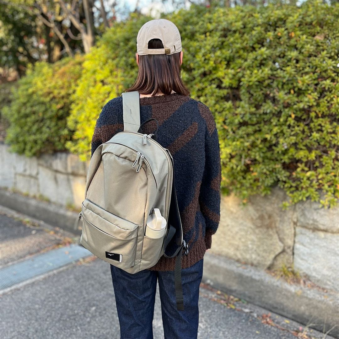 COLOREバックパック22L ブラック