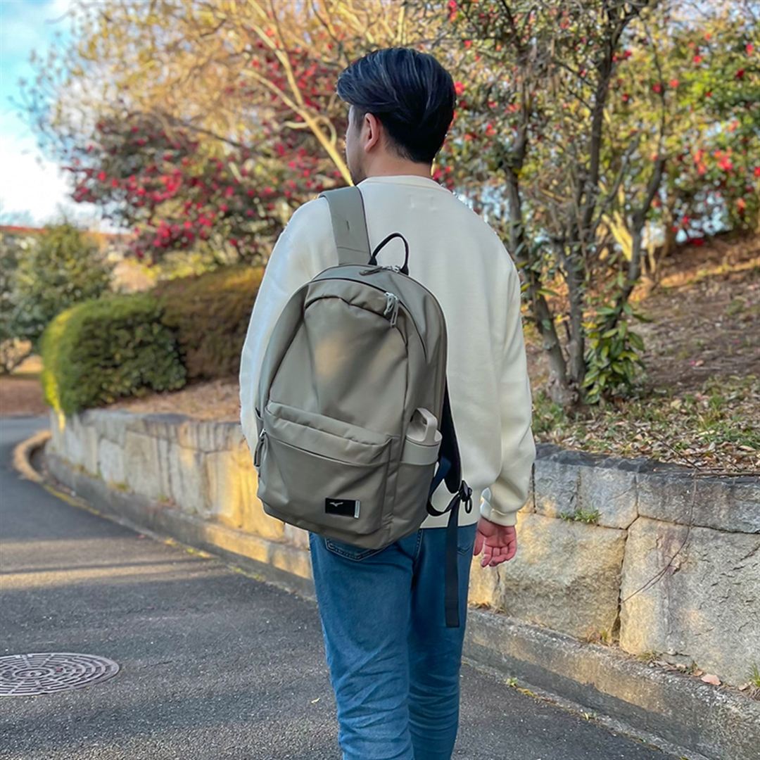 COLOREバックパック22L ブラック