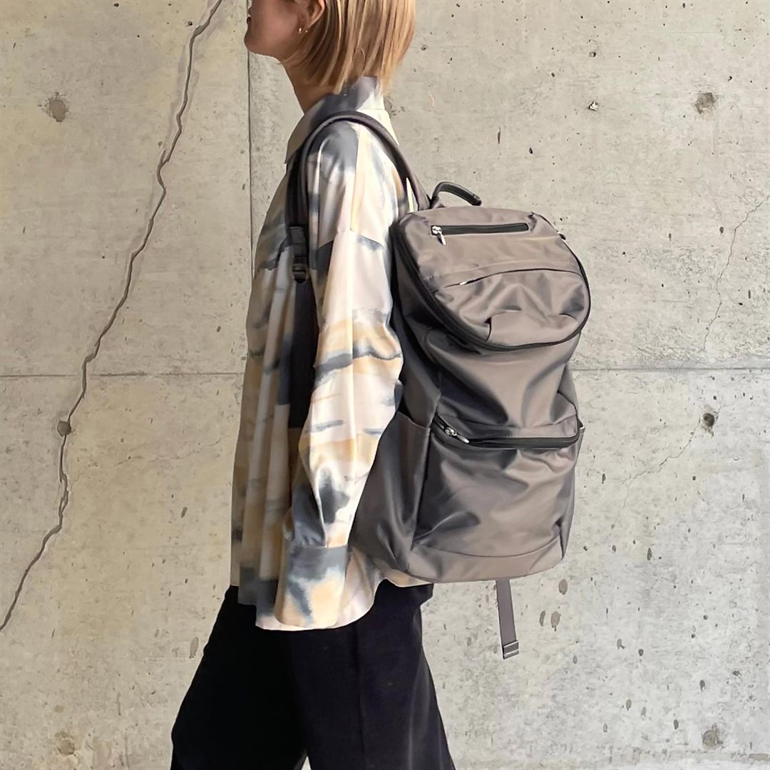 バックパック(20L) カーキ