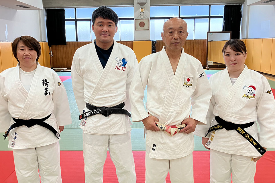 この日講師を務めた左から杉本有里先生、小林幹佳先生、田中裕之先生、増田沙由美先生
（以上全日本柔道連盟）