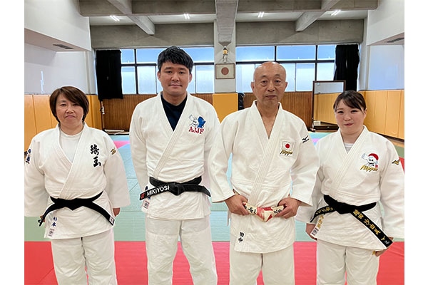 この日講師を務めた左から杉本有里先生、小林幹佳先生、田中裕之先生、増田沙由美先生 （以上全日本柔道連盟）