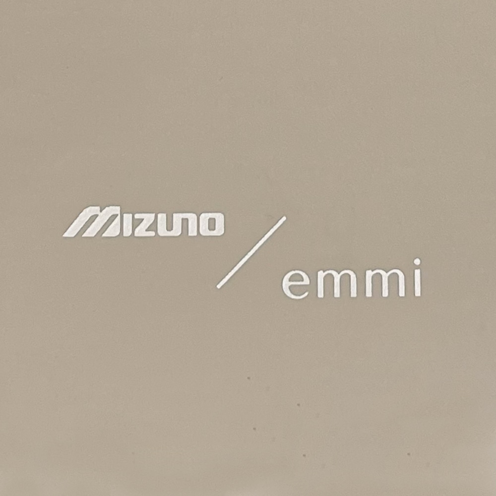 ミズノ直営限定】emmiコラボ テックフィルブレスサーモコート|32MEC836