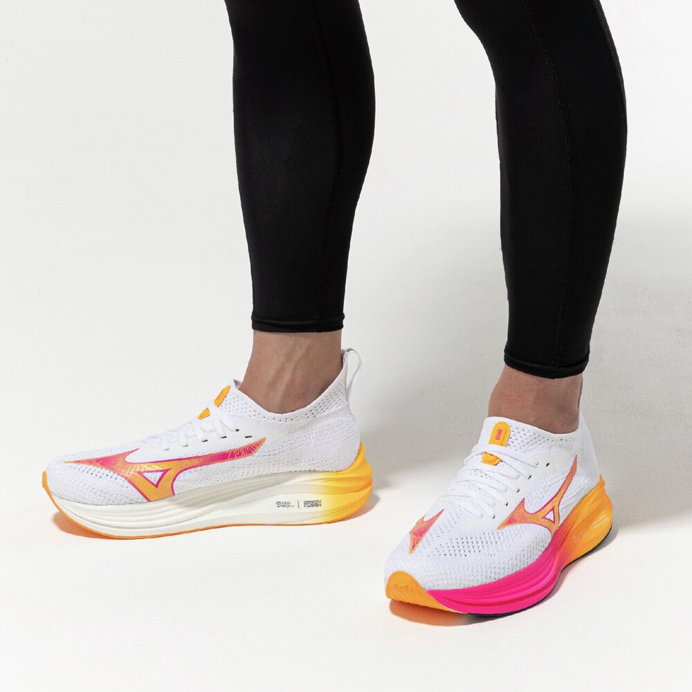 スパイク・シューズ MIZUNO NEO ZEN Cut in half: Mizuno Neo Zen Review (2025) | RunRepeat