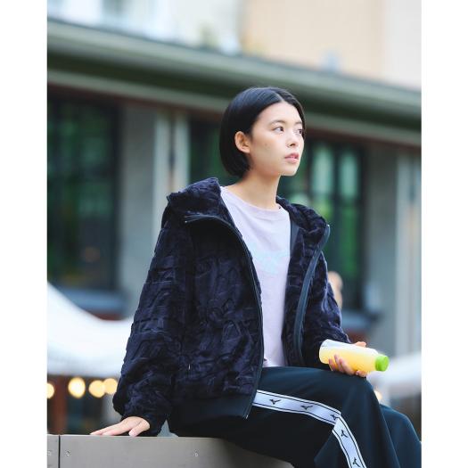 ミズノ直営限定】ビッグロゴクロップドTシャツ(ワイドシルエット